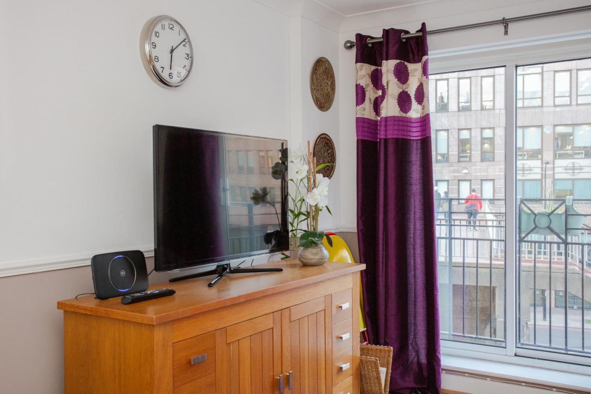 1 Bedroom Apartment On The Riverbank Near St Paul'S Лондон Екстер'єр фото
